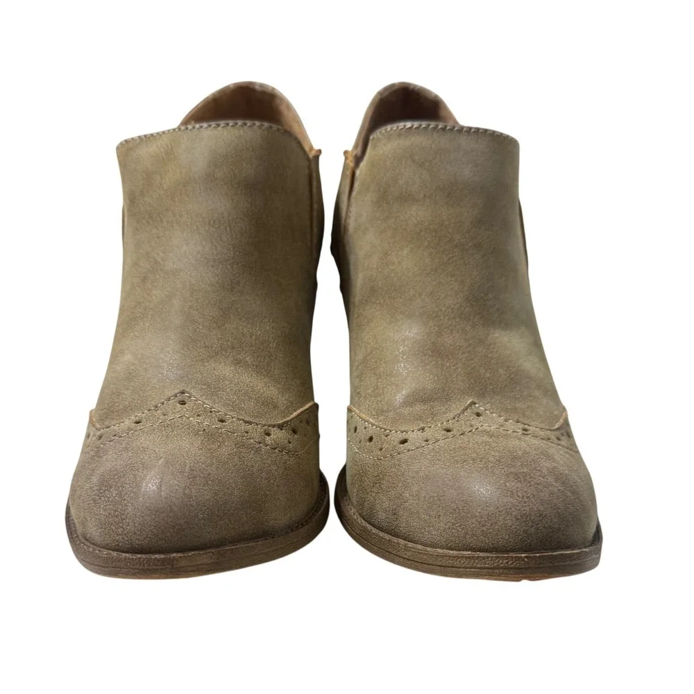 Eurosoft Ankle Boots Womens 8.5M Tan Fair Brogue Wingtip Stacked Heel Booties